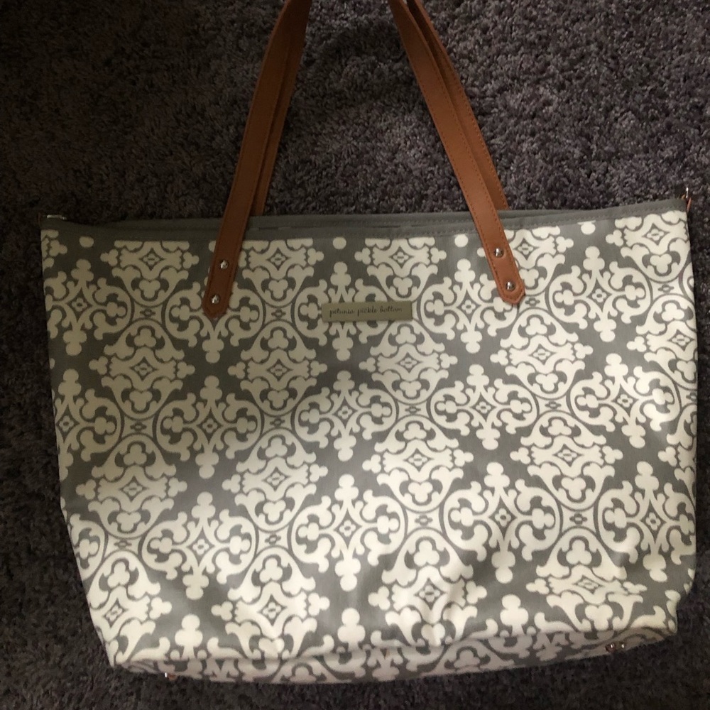 Petunia pickle bottom downtown tote diaper bag